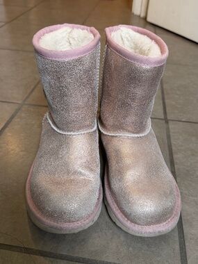 UGGS Classic Glitter Youth Boots Size 2 Light Pink